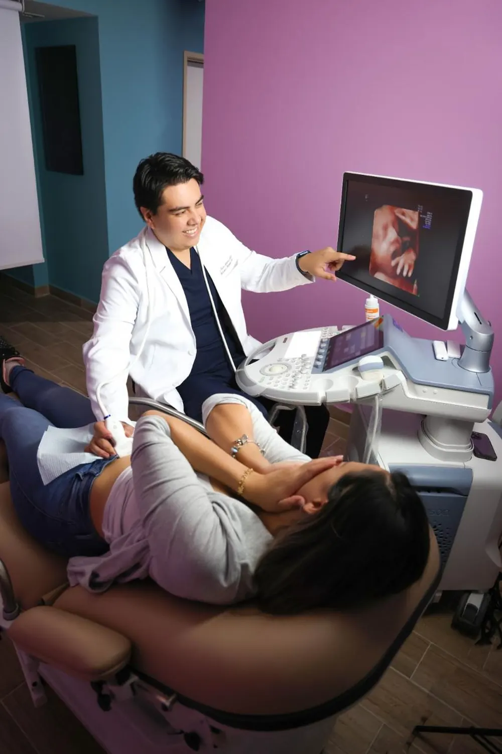Sesi&oacute;n de ultrasonido 4D en Torre M&eacute;dica, Tuxtla Guti&eacute;rrez